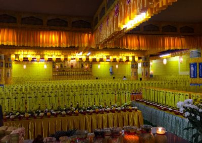 Penang Sehenswürdigkeiten: Riesige Gebetshallen im Kek-Lok-Si Tempel von Penang