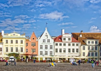Tallinn Sehenswürdigkeiten an einem Tag Reiseführer Tipps: Der Rathausplatz im Herzen von Tallinns Altstadt