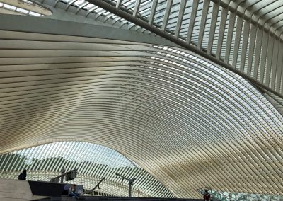 Wallonien Belgien Rundreise Route Sehenswürdigkeiten Tipps: Der Bahnhof Liège-Guillemins ist eine architektonische Sehenswürdigkeit