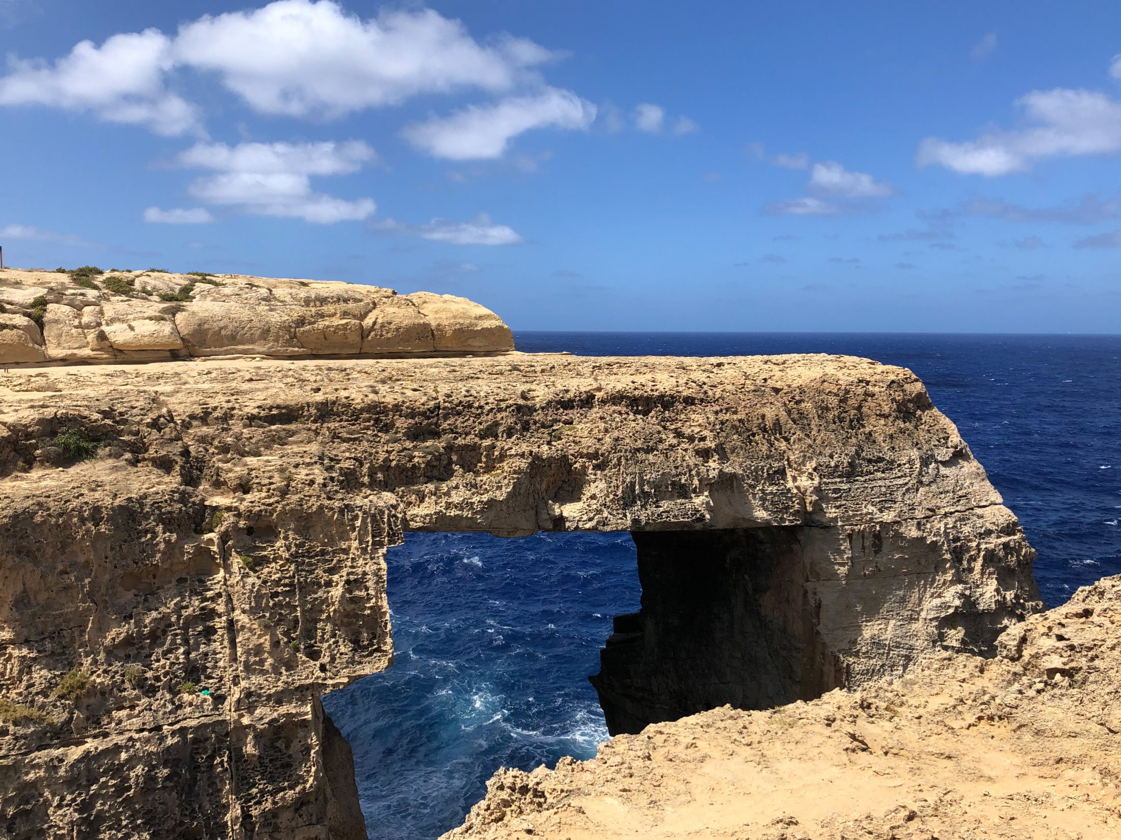 Das natürliche Fenster Wied Il-Mielaħ ist besonders beliebt bei Kletterern