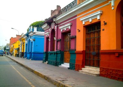 Lima Peru Sehenswürdigkeiten Highlights für einem Tag Reisetipps Hotel Empfehlung: Das Viertel Barranco ist berühmt für seine bunten Häuser und Graffiti Kunst