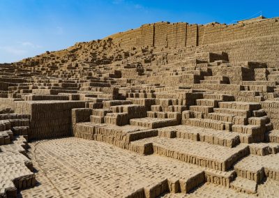 Lima Peru Sehenswürdigkeiten Highlights für einem Tag Reisetipps Hotel Empfehlung: Die imposante Huaca Pucllana Pyramide im Stadtteil Barranco ist eines der Highlights von Lima