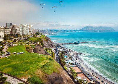 Lima Peru Sehenswürdigkeiten Highlights für einem Tag Reisetipps Hotel Empfehlung: Die Strände und Parks von Miraflores sind ein perfektes Naherholungsgebiet in Lima
