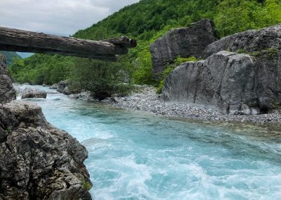 Der reißende Shala Fluss im Tal von Theth