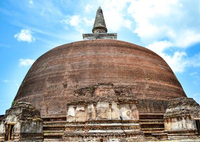 Sri Lanka Sehenswürdigkeiten Highlights für einem Tag Reisetipps Hotel Empfehlung: Dagoba in Polonnaruwa