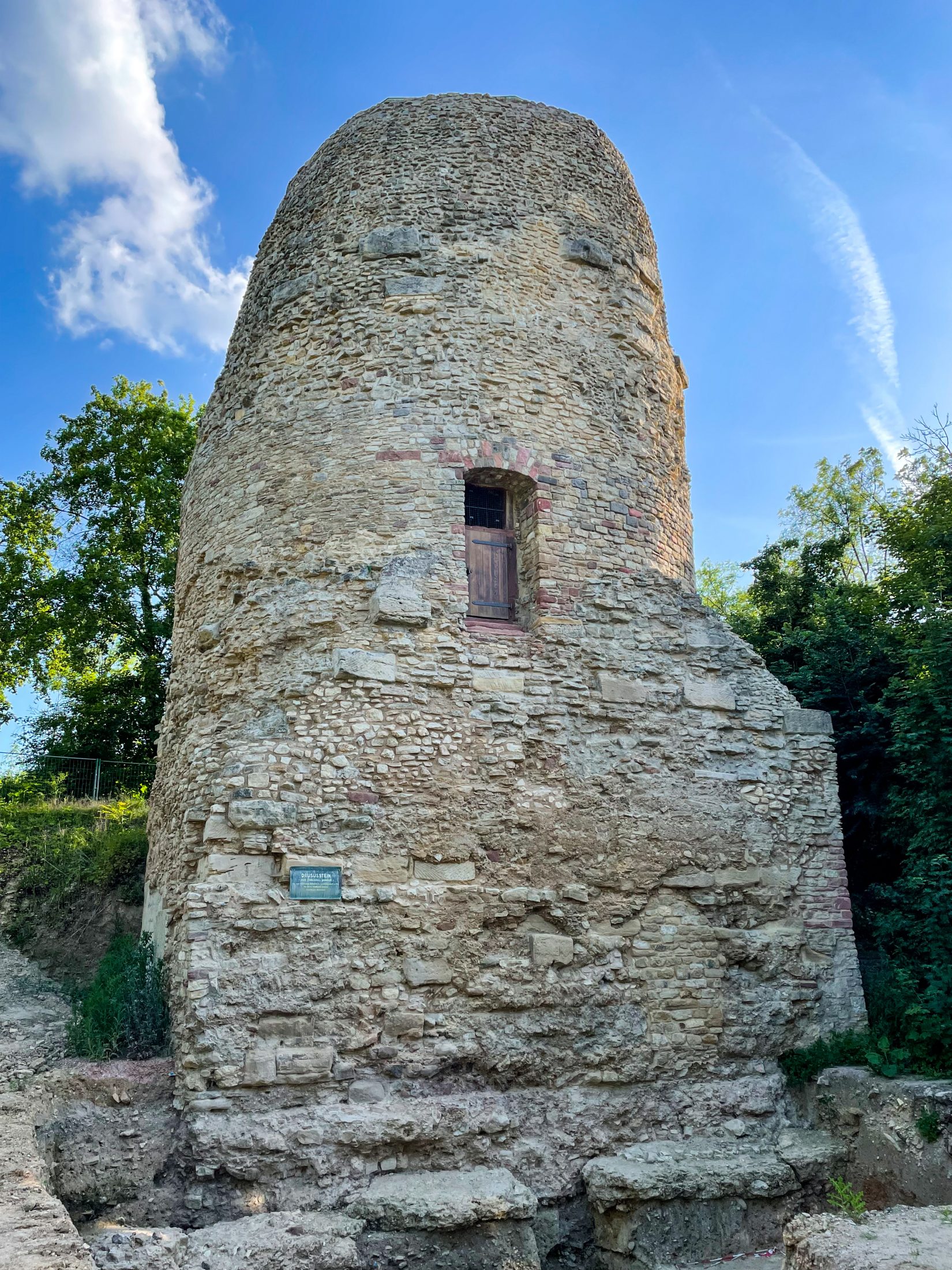 Der Drususstein in der Zitadelle stammt aus der Römerzeit