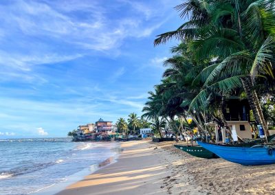 Hikkaduwa Sri Lanka Strände Sehenswürdigkeiten Highlights für einen Tag Reisetipps: Boote in Richtung Turtle Beach