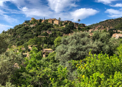 Überall um das Dorf gibt es Miradores auf Deià