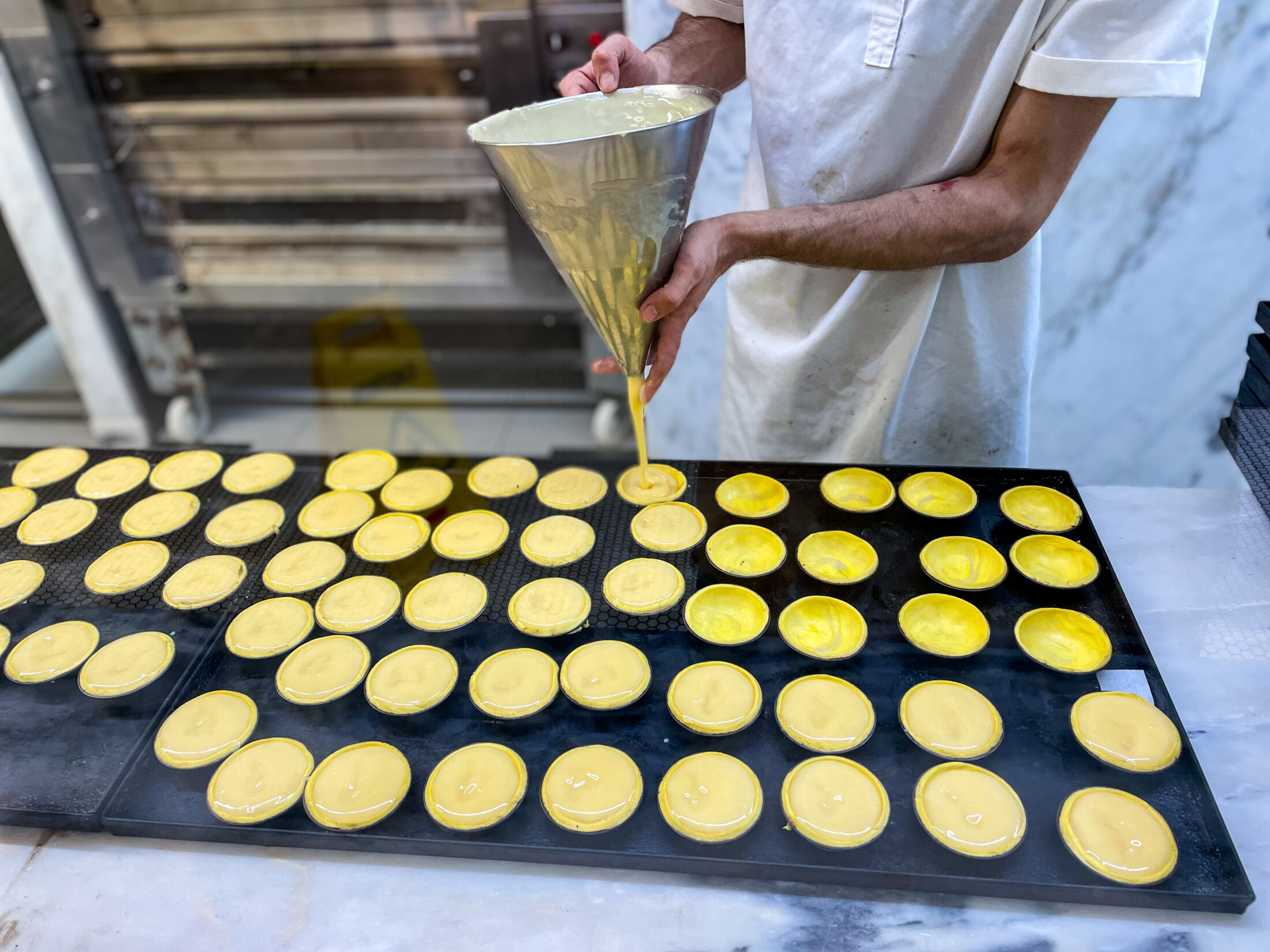Pasteis de Nata Manufactur im Mercado do Bolhão