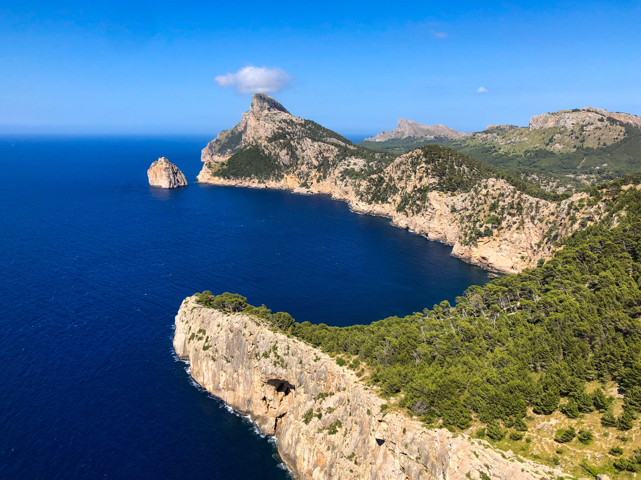 Mallorca Balearen Spanien Sehenswürdigkeiten Highlights Rundreise Reisetipps: Mirador de Es Colomer: Die Halbinsel Formentor im Norden von Mallorca ist bekannt für ihre Klippen