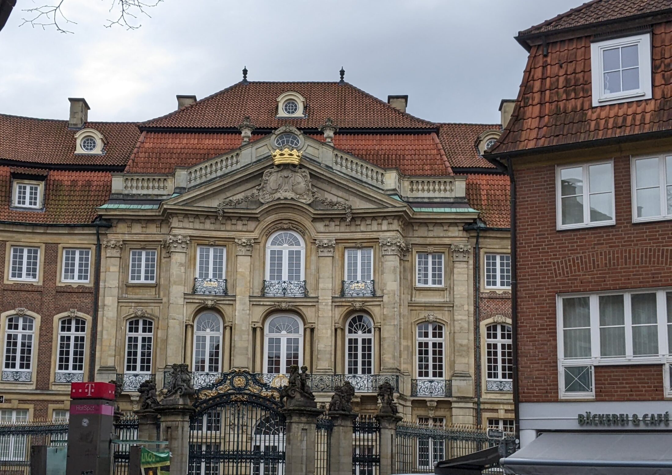 Münster Sehenswürdigkeiten ein Tag Highlights: Der Erbdrostenhof in der Altstadt von Münster