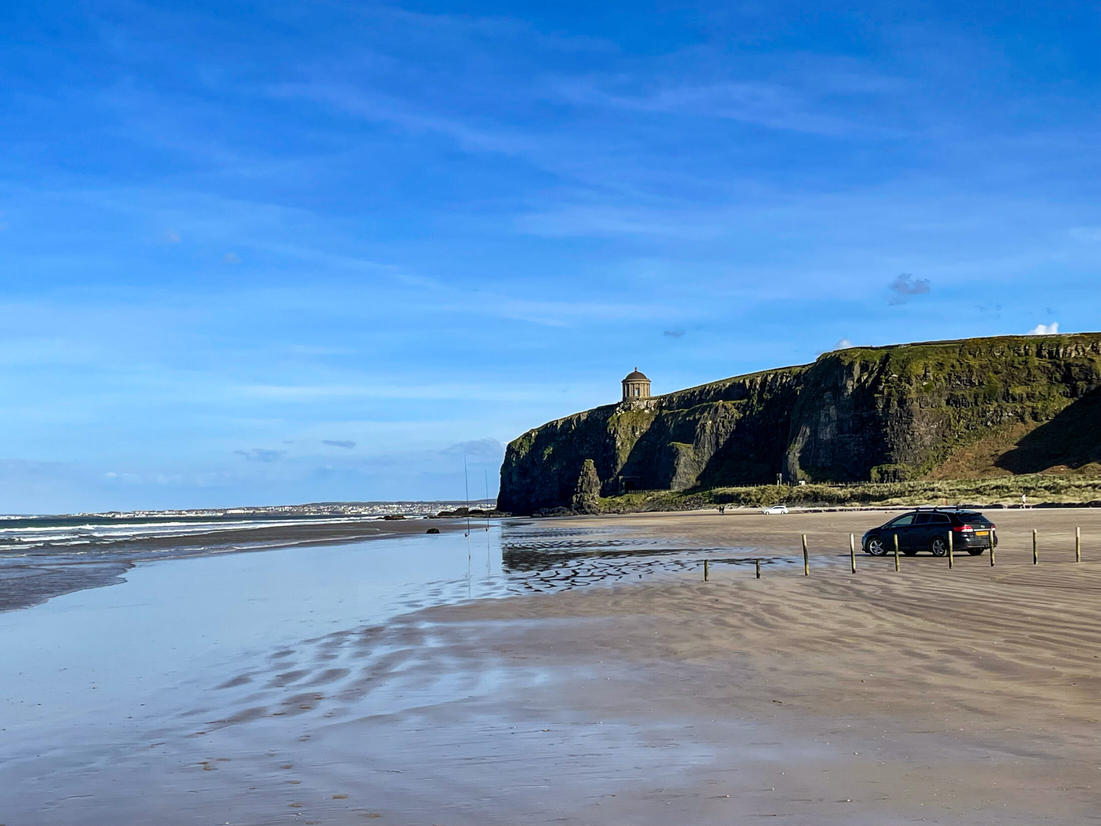 Auf den Downhill Beach kann man auf mit dem Auto fahren