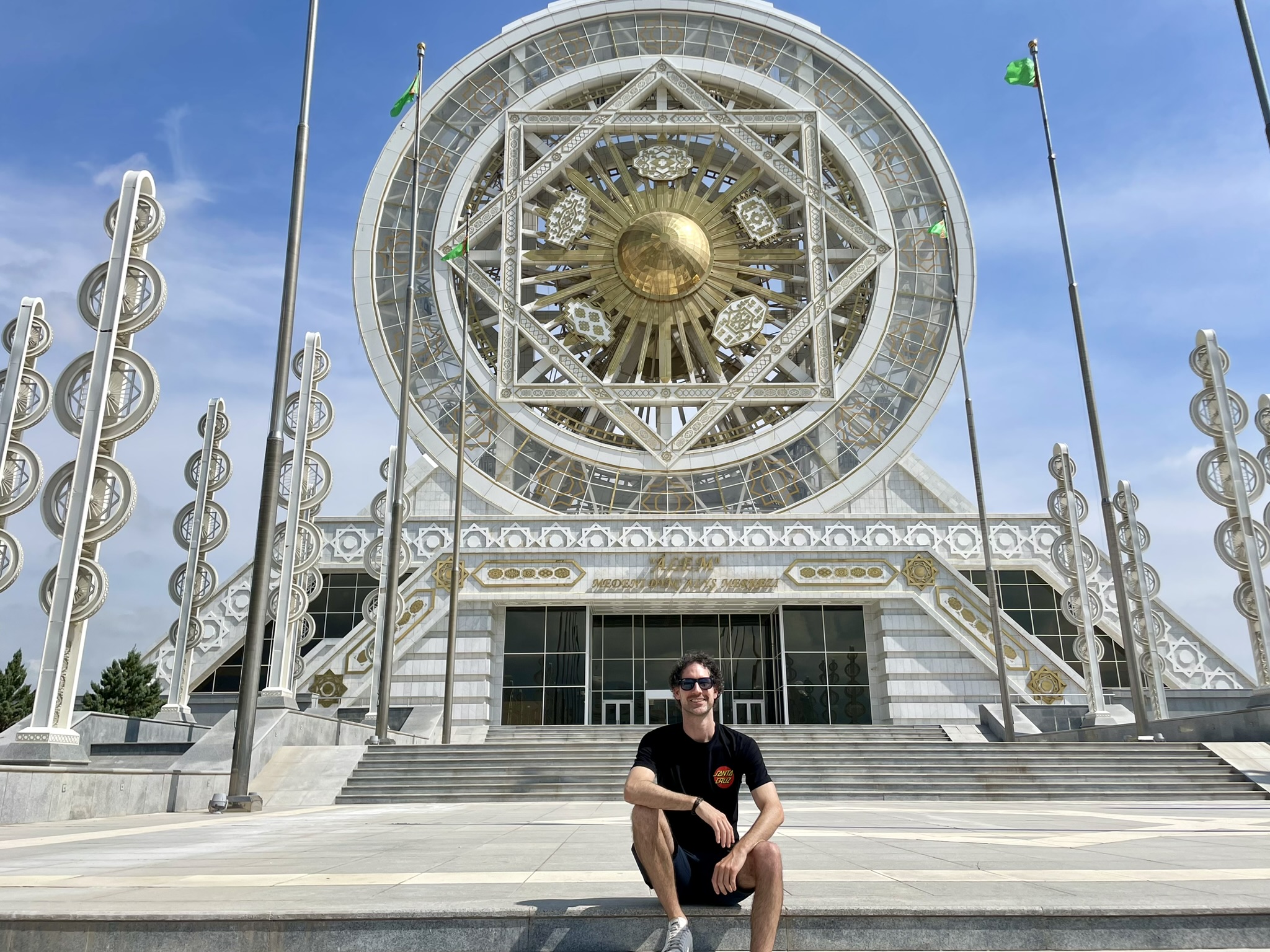 Das prunkvolle Alem Center Riesenrad - das größte Indoor-Riesenrad der Welt