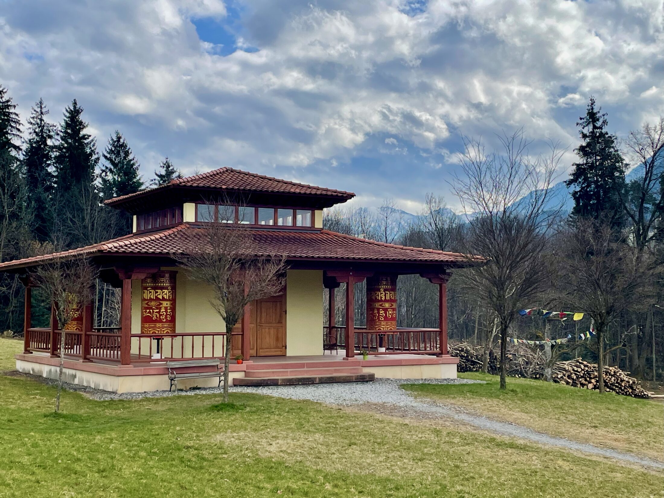 Tempel des Buddhistischen Klosters Letzehof