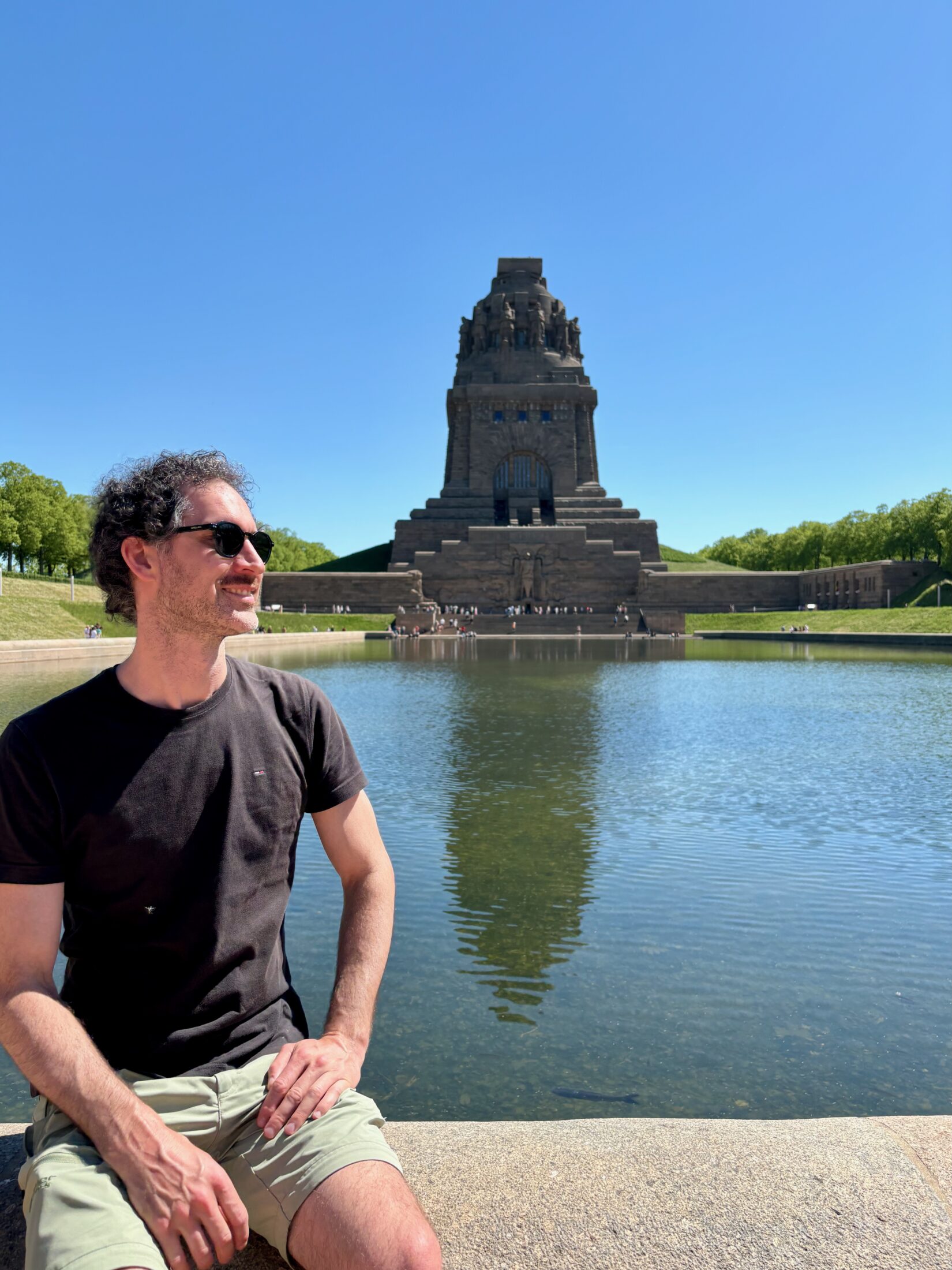 Völkerschlachtdenkmal bei Leipzig: Schicke Wanderhosen sind auch super für Sightseeing